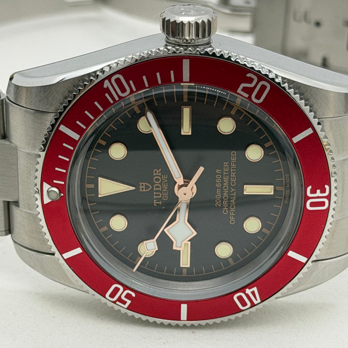 Tudor Black Bay Burgundy Master Chronometer- Swiss Super Clone