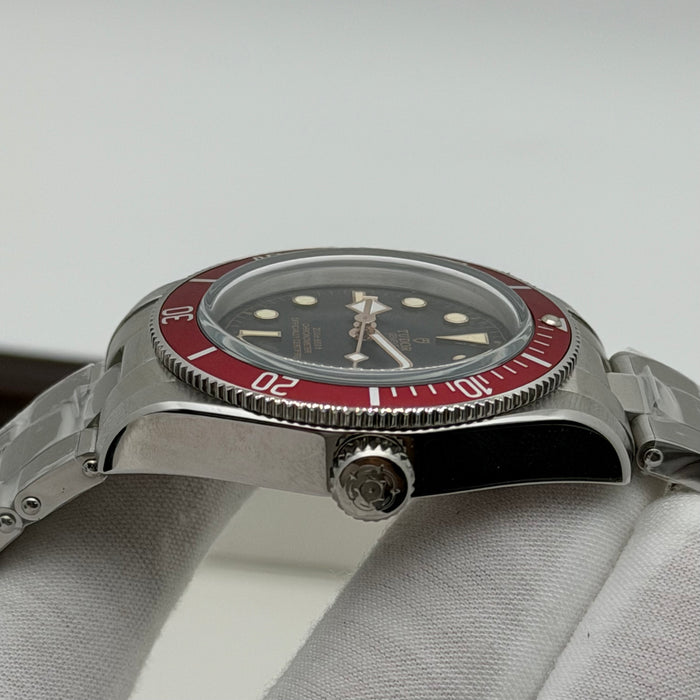 Tudor Black Bay Burgundy Master Chronometer- Swiss Super Clone