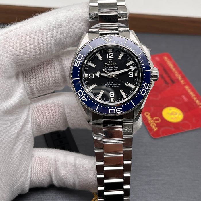 Omega Seamaster Planet Ocean 600M blue ceramic bezel and a stainless steel bracelet Swiss Super Clone