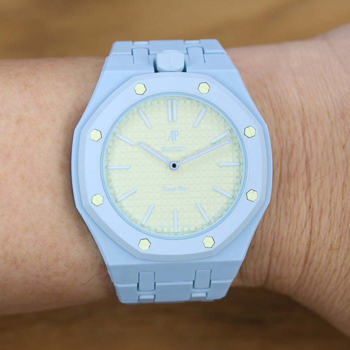 AP X SWATCH ROYAL POP
Bioceramic Strap - Lime Green