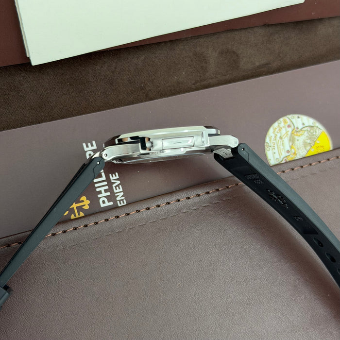 Patek Philippe Nautilus Self-Winding   5711/1A- Swiss Super Clone