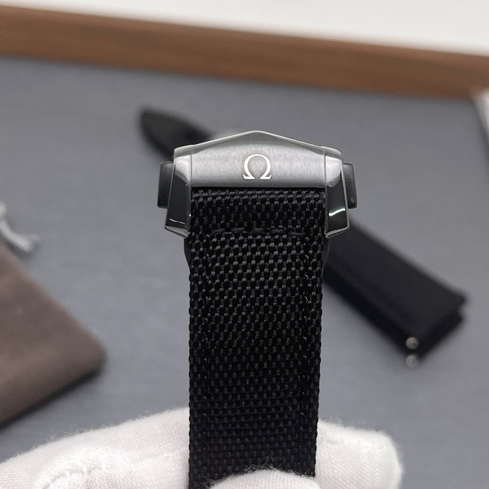 OMEGA Speedmaster Dark Side of the Moon "Grey Side of the Moon" Apollo 8 Swiss Super Clone
