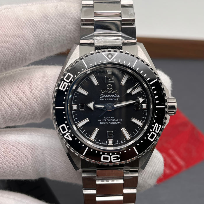 Omega Seamaster Planet Ocean 600M black ceramic bezel and a stainless steel bracelet Swiss Super Clone