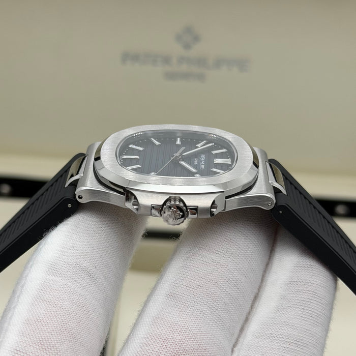 Patek Philippe Nautilus Self-Winding   5711/1A- Swiss Super Clone