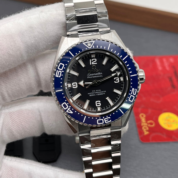 Omega Seamaster Planet Ocean 600M blue ceramic bezel and a stainless steel bracelet Swiss Super Clone