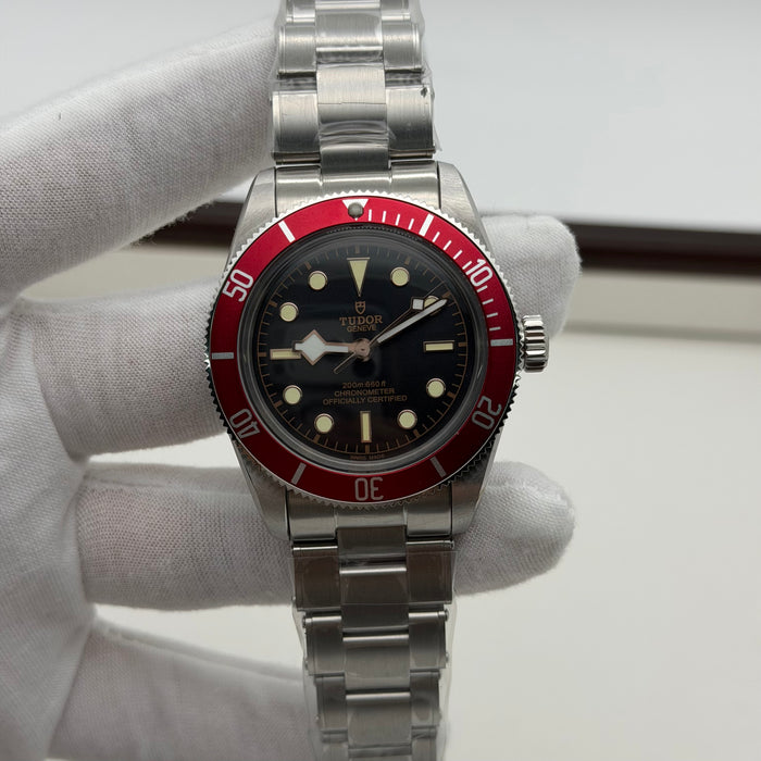 Tudor Black Bay Burgundy Master Chronometer- Swiss Super Clone