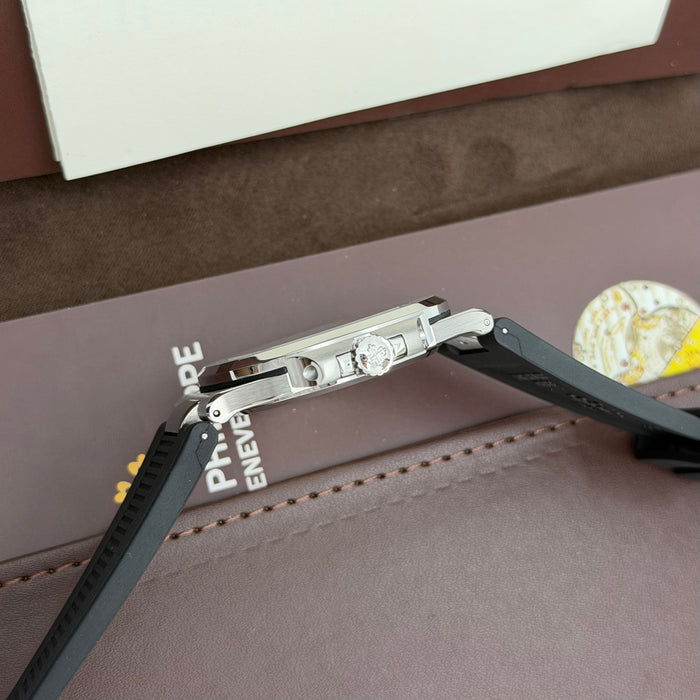 Patek Philippe Nautilus Self-Winding   5711/1A- Swiss Super Clone