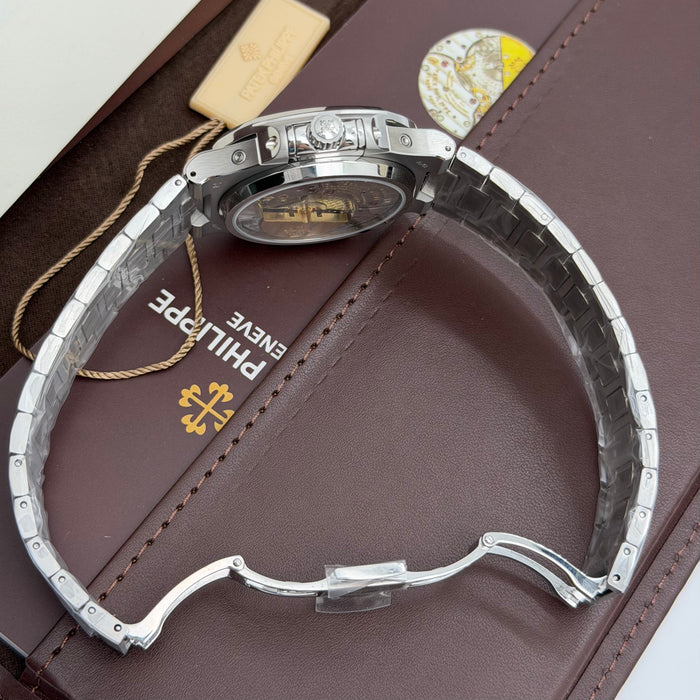 Patek Philippe Nautilus annual calendar Blue dial and integrated moon phase sub-dial Swiss Super Clone