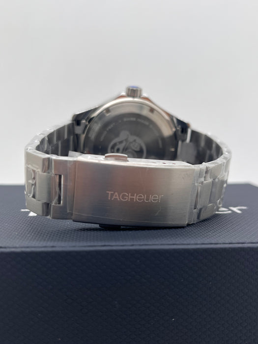 TAG Heuer Aquaracer blue dial and a matching blue bezel