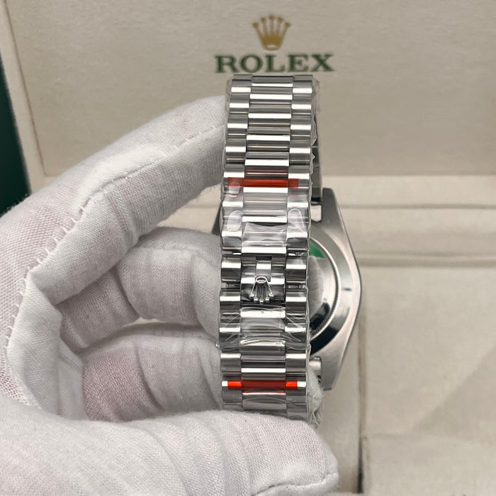 Rolex Oyster Perpetual Day-Date 40 olive green sunray dial