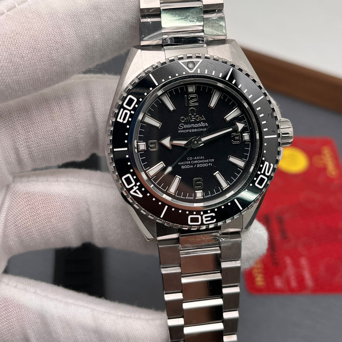 Omega Seamaster Planet Ocean 600M black ceramic bezel and a stainless steel bracelet Swiss Super Clone