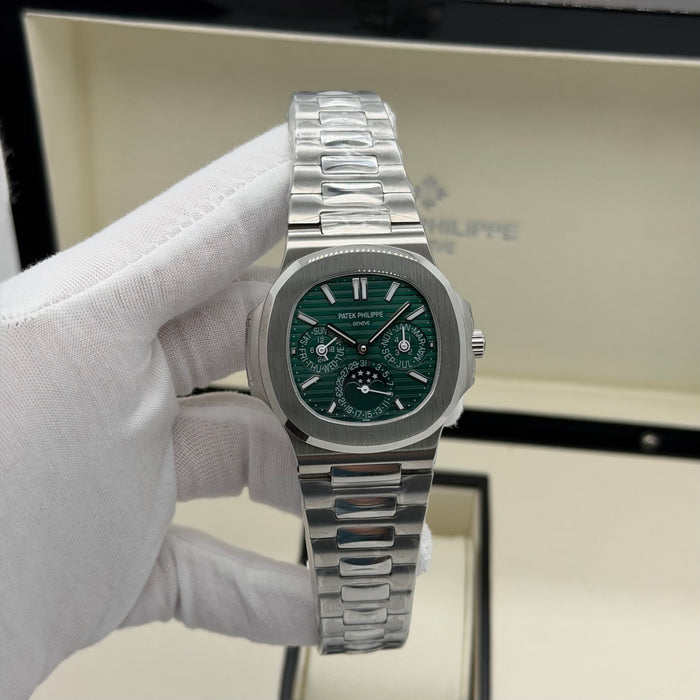 Patek Philippe Nautilus annual calendar Green dial and integrated moon phase sub-dial Swiss Super Clone