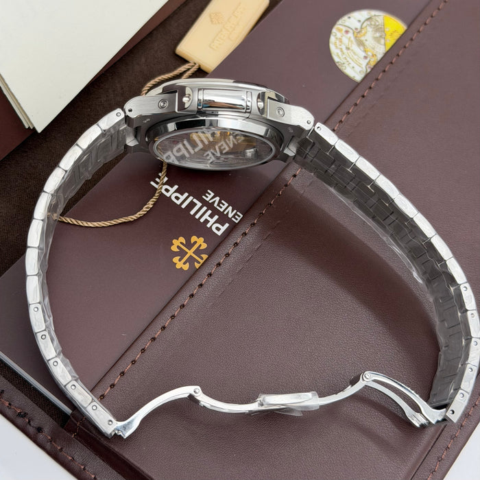 Patek Philippe Nautilus annual calendar Blue dial and integrated moon phase sub-dial Swiss Super Clone