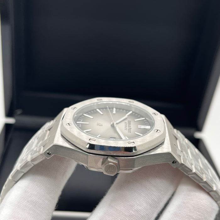 Audemars Piguet Royal Oak "Jumbo"  – smoked grey gradient dial
