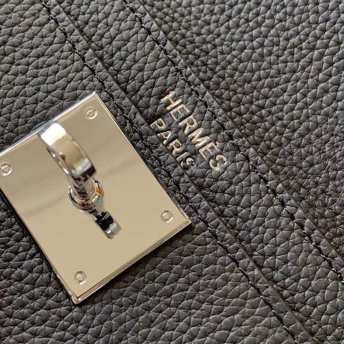 Hermès Genuine  Leather Handbag