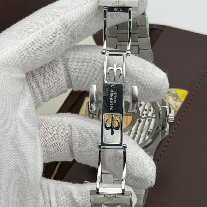 Patek Philippe Nautilus annual calendar Blue dial and integrated moon phase sub-dial Swiss Super Clone
