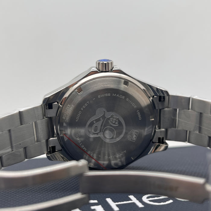 TAG Heuer Aquaracer blue dial and a matching blue bezel