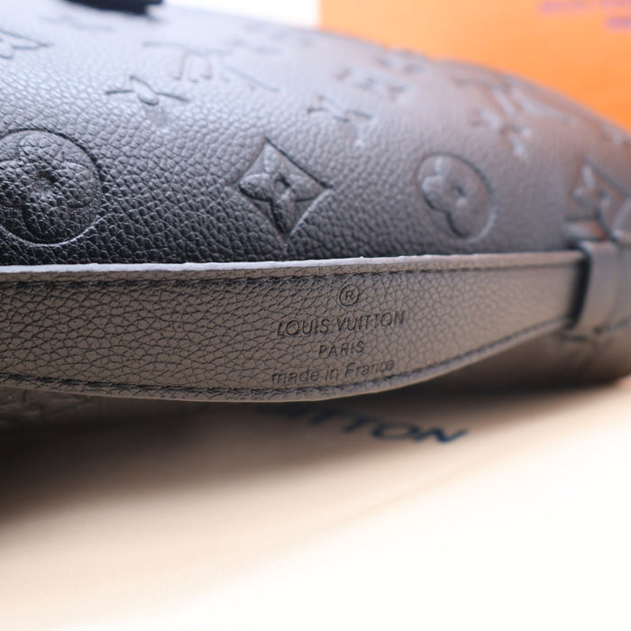 Louis Vuitton Pochette Métis in Monogram Canvas with Gold S-Lock Closure