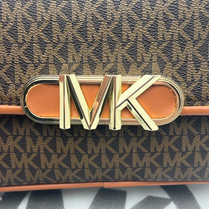 Michael Kors MK Camera Crossbody Bag – Zip Top Sport Chic Design