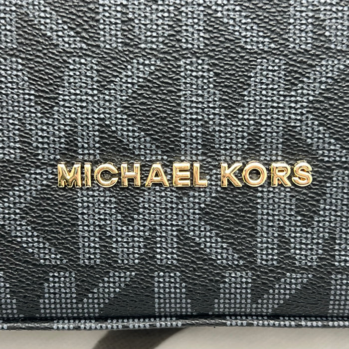 Michael Kors Crossbody Bag – Minimal Everyday Luxury