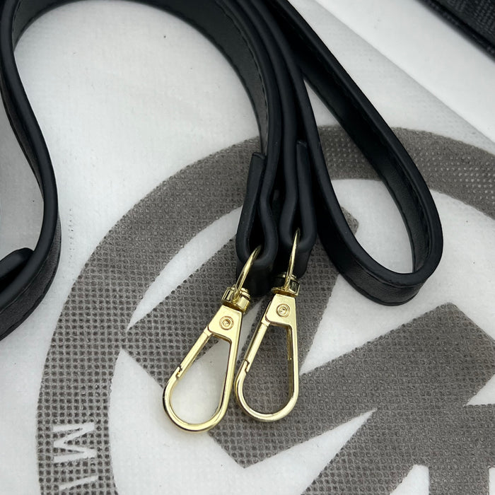 Michael Kors Crossbody Bag – Minimal Everyday Luxury