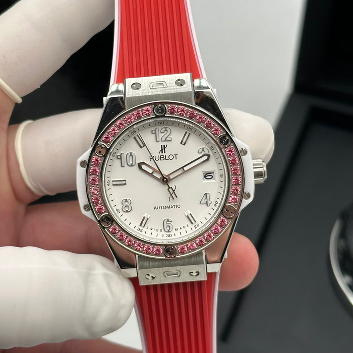 Hublot Classic Fusion Ladies Automatic – Red Rubber Strap & Pink Crystal Bezel