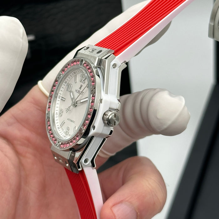 Hublot Classic Fusion Ladies Automatic – Red Rubber Strap & Pink Crystal Bezel