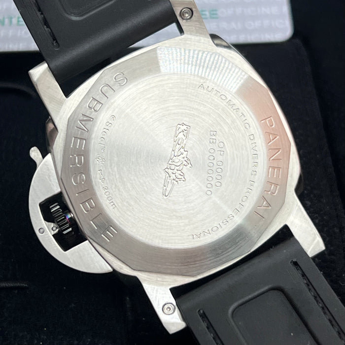 Panerai Submersible Luna Rossa 44MM White Dial Rose Gold Hands Edition