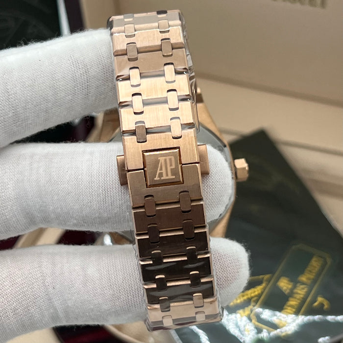 Audemars Piguet Royal Oak Selfwinding 41mm – Gold & Black Dial