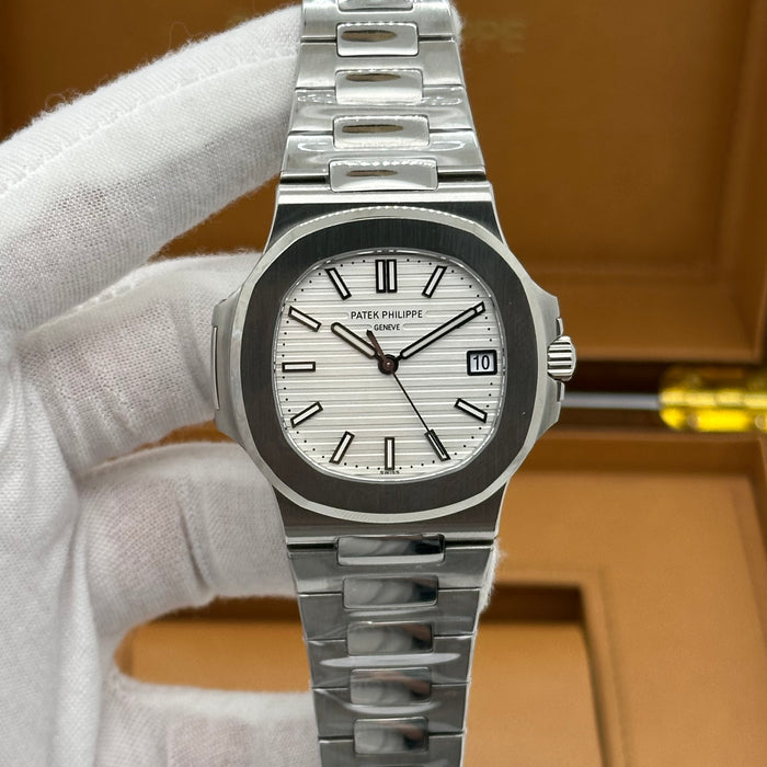 Patek Philippe Nautilus Full Set 5711/1A-011 40MM White Dial