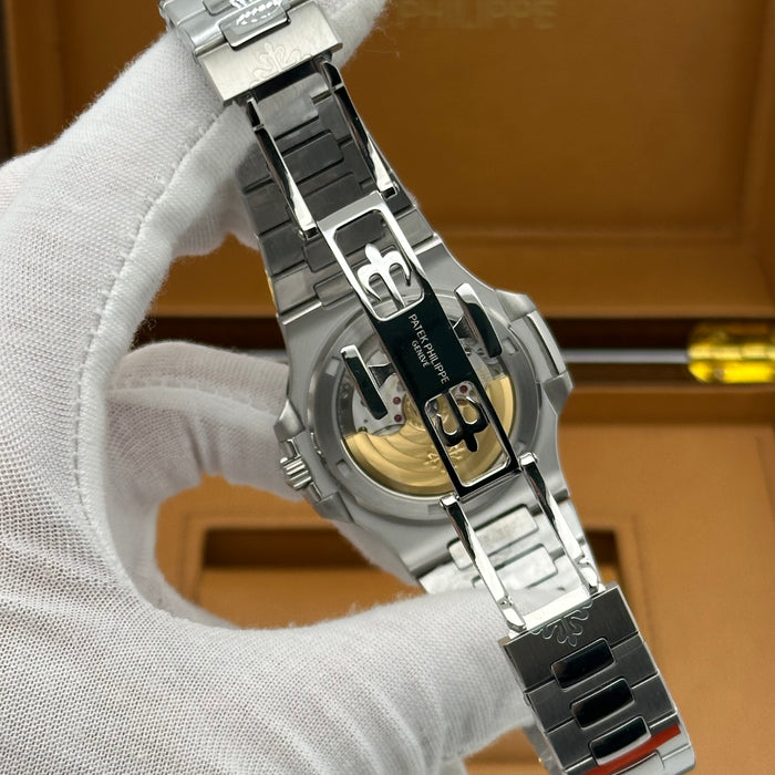 Patek Philippe Nautilus Full Set 5711/1A-011 40MM White Dial