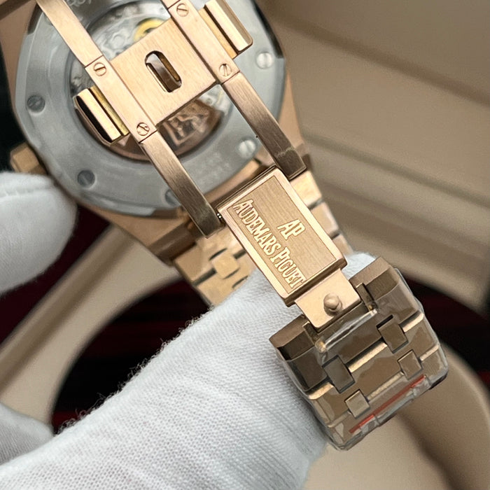 Audemars Piguet Royal Oak Offshore Diver – Chronograph Funky Colour Edition in White