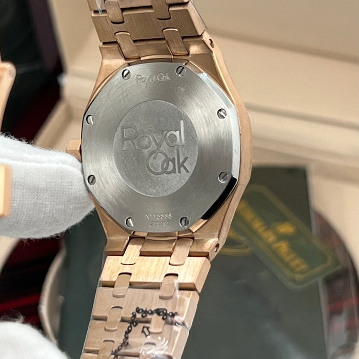 AUDEMARS PIGUET ROYAL OAK SELFWINDING Rose GOLD | BLEU NUIT DIAL WITH DIAMOND BEZEL