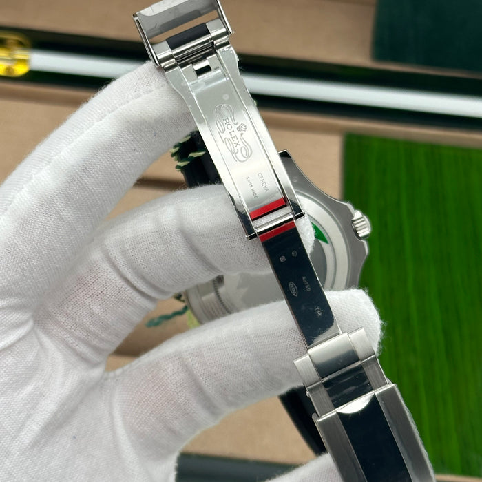 Rolex Yacht-Master 42mm – Blue Dial Oysterflex Rubber Strap, Black Ceramic Bezel