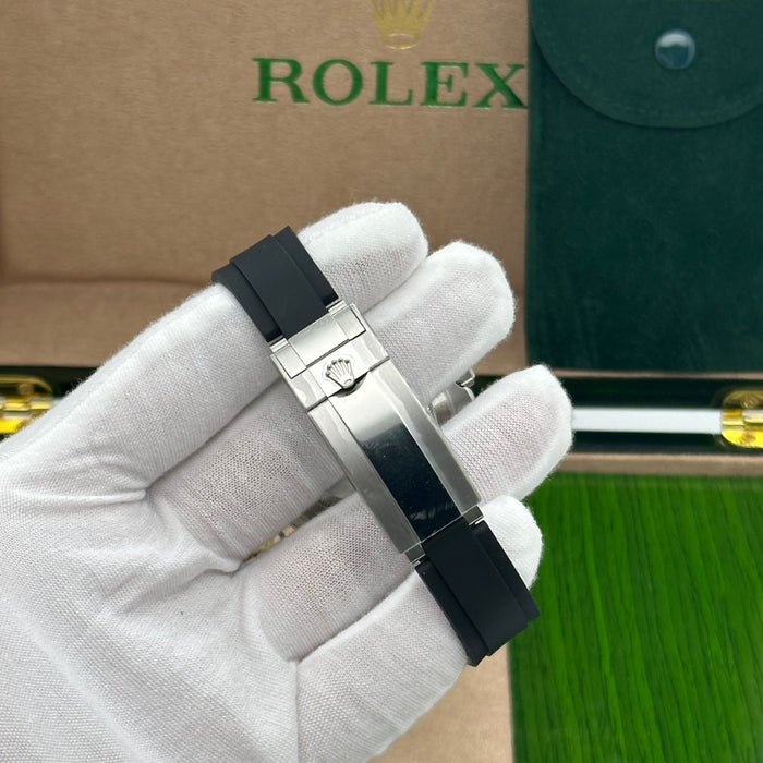 Rolex Yacht-Master 42mm – Blue Dial Oysterflex Rubber Strap, Black Ceramic Bezel