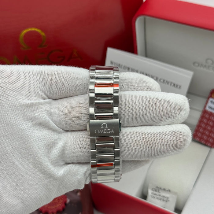 Omega Seamaster Aqua Terra 2020 Co-Axial Master Chronometer 41mm – Textured White Dial