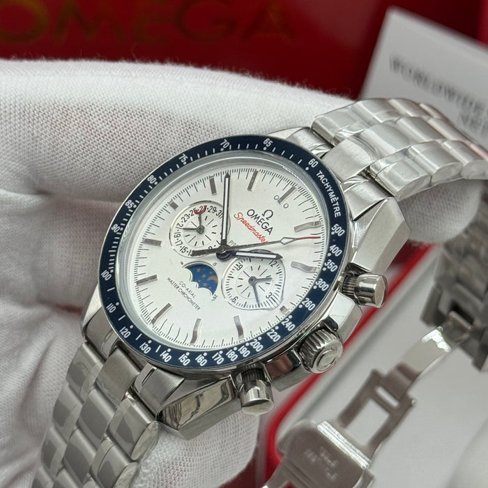 Omega Speedmaster Moonphase Co-Axial Master Chronometer Chronograph – White Dial