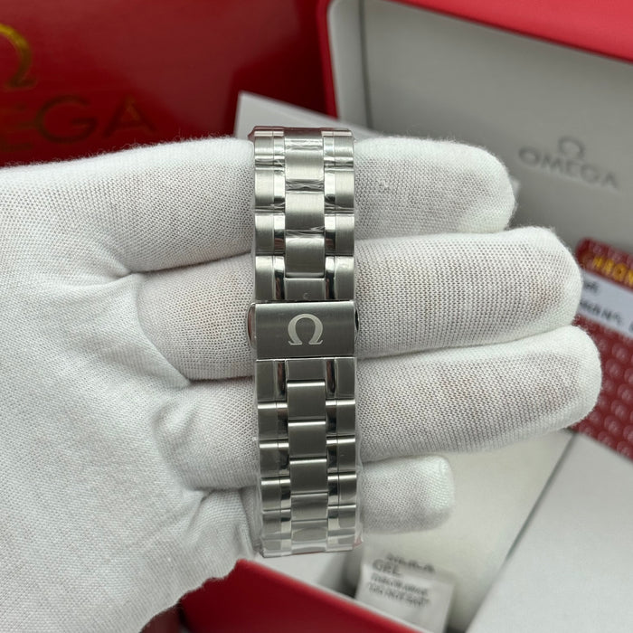 Omega Speedmaster Moonphase Co-Axial Master Chronometer Chronograph – White Dial