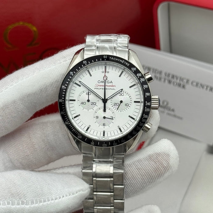 Omega Speedmaster Professional Moonwatch – White Dial with Black Bezel