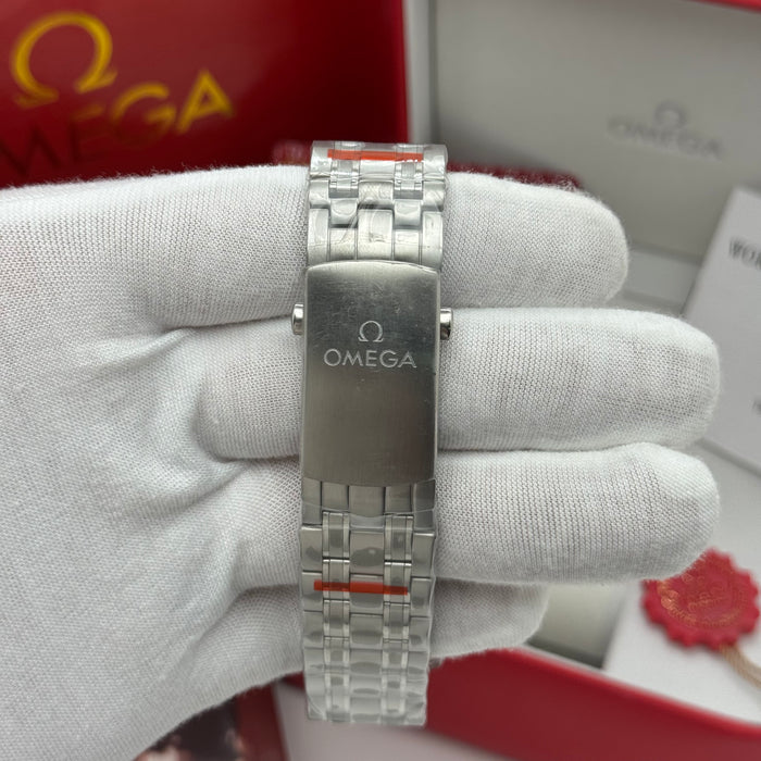 Omega Seamaster Diver 300M Co-Axial Master – Green Dial with Red & Blue Pushers