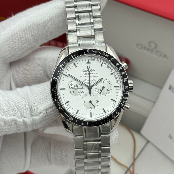 Omega Speedmaster Professional “Snoopy Award” Apollo 13 Edition – White Dial
