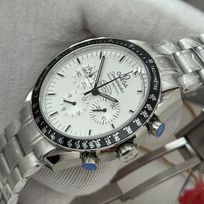 Omega Speedmaster Professional “Snoopy Award” Apollo 13 Edition – White Dial