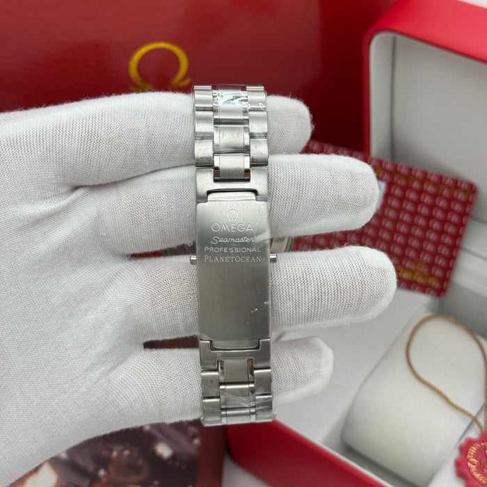 Omega Speedmaster Professional “Snoopy Award” Apollo 13 Edition – White Dial