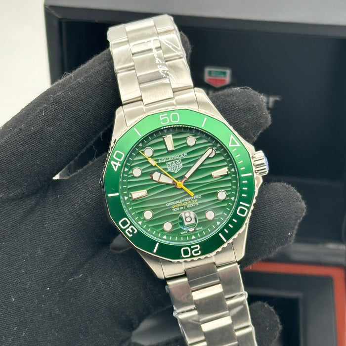 Tag Heuer Aquaracer Professional 300 Date