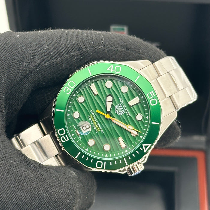 Tag Heuer Aquaracer Professional 300 Date