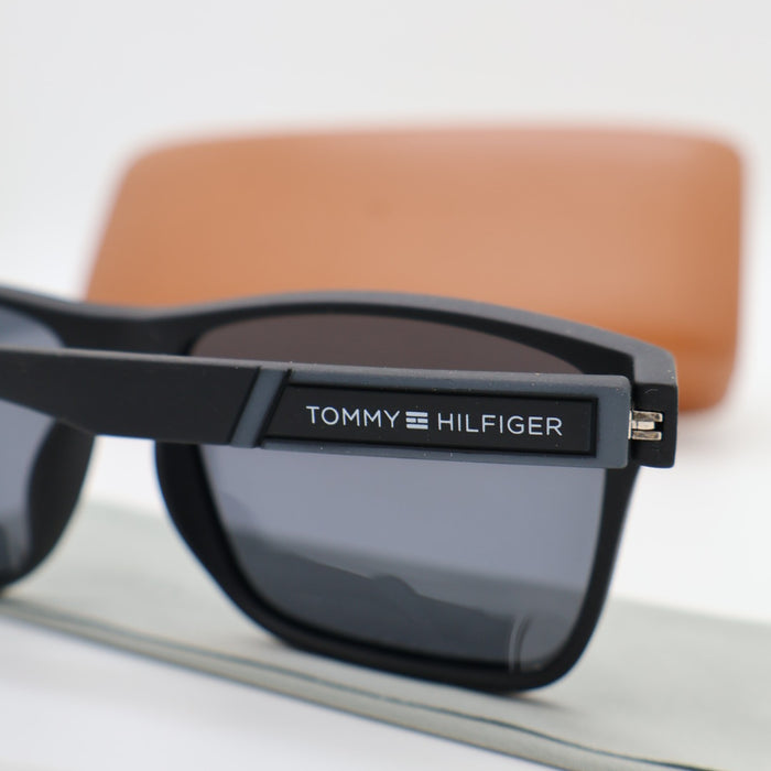 Tommy Hilfigher Polarized Sunglass MultiColor