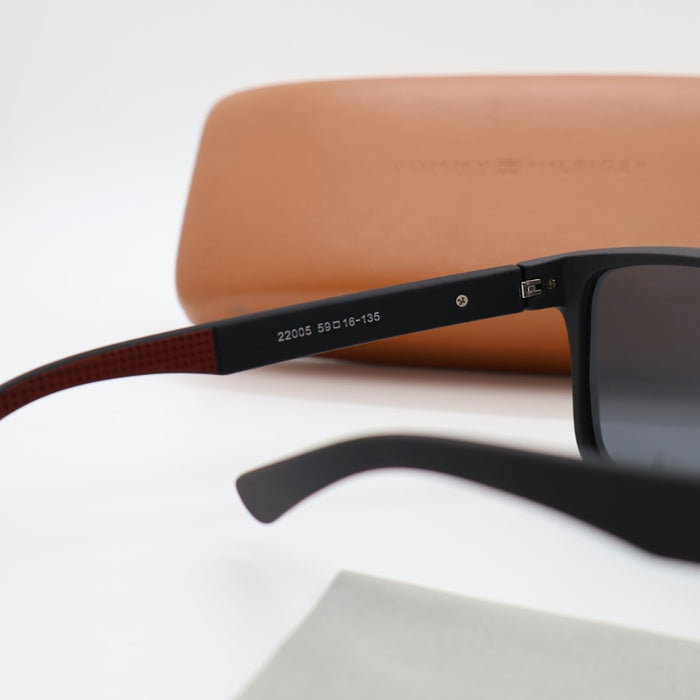 Tommy Hilfigher Polarized Sunglass MultiColor