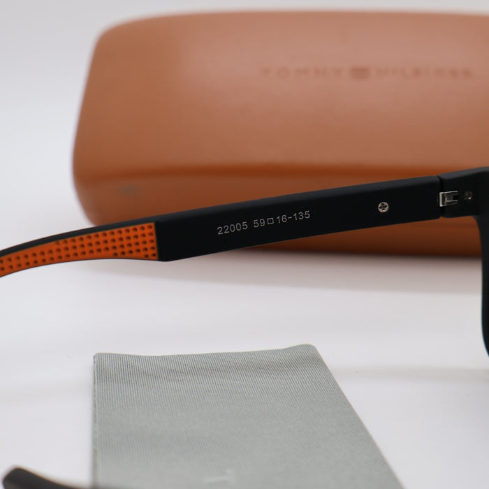 Tommy Hilfigher Polarized Sunglass MultiColor