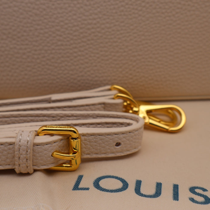 Louis Vuitton Capucines BB Bag – Grained Leather with Ivory LV Logo