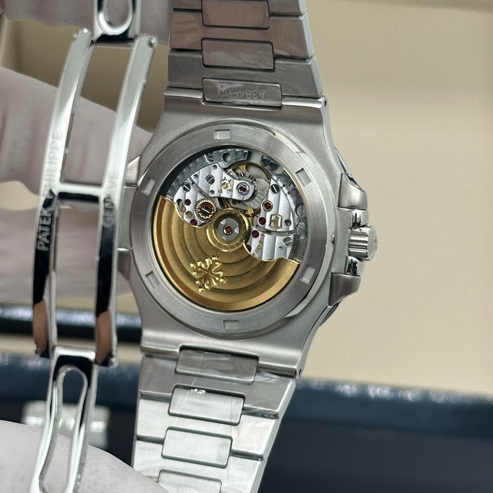 Patek Philippe Nautilus White Dial with Green Gem Bezel – Swiss Super Clone | Automatic